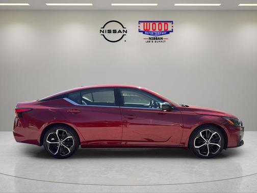 Scarlet Ember 2024 Nissan Altima 2.5 SR