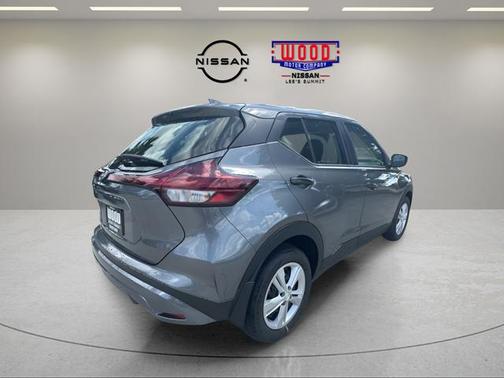 Gun Metallic 2025 Nissan Kicks Play S