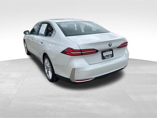 2024 BMW 530 i