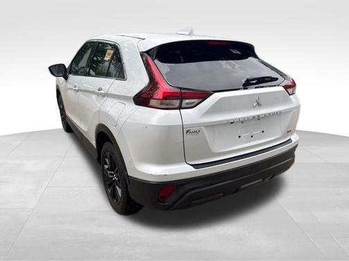 2024 Mitsubishi Eclipse Cross LE