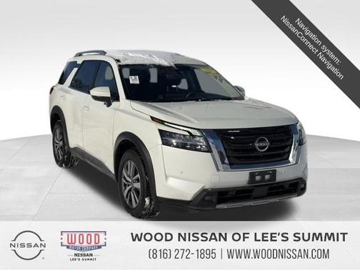 2022 Nissan Pathfinder SL