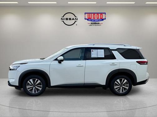 2022 Nissan Pathfinder SL