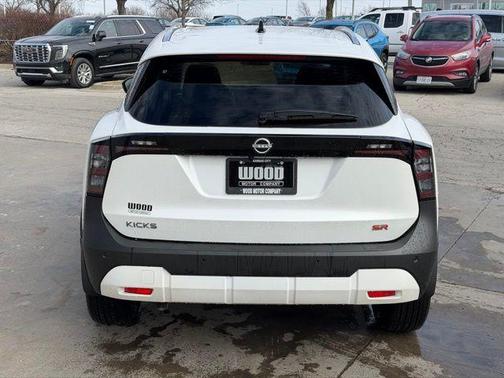 2026 Nissan Kicks SR