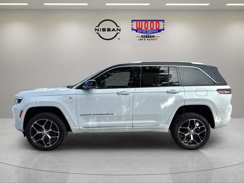 Bright White Clearcoat 2022 Jeep Grand Cherokee 4xe Summit