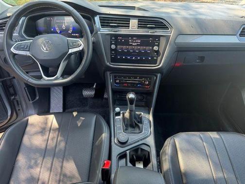 2024 Volkswagen Tiguan 2.0T SE