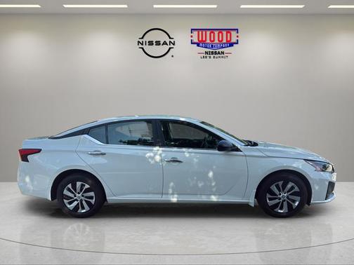 Glacier White 2025 Nissan Altima S