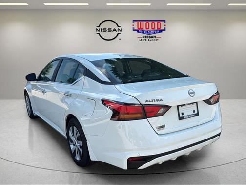 Glacier White 2025 Nissan Altima S
