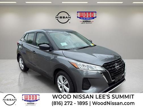 Gun Metallic 2025 Nissan Kicks Play S