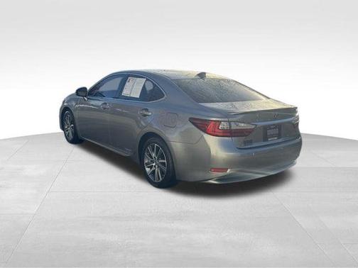 2016 Lexus ES 300h Base