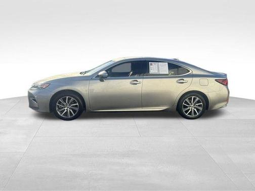 2016 Lexus ES 300h Base