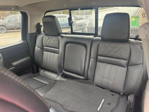 2024 Nissan Frontier SL