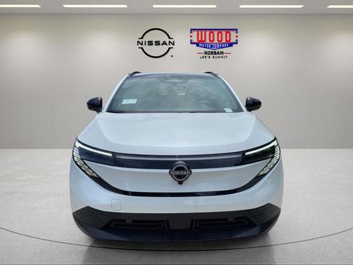 Everest White P 2026 Nissan Leaf PLATINUM+