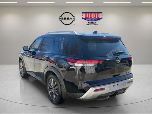 2024 Nissan Pathfinder SL