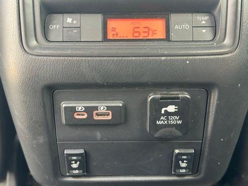 2020 Nissan Pathfinder SL