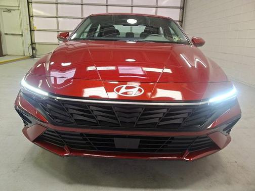 2025 Hyundai ELANTRA SEL