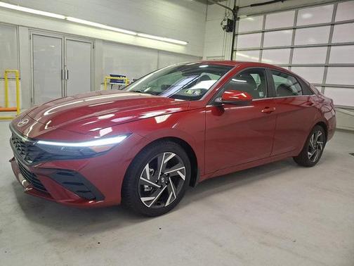 2025 Hyundai ELANTRA SEL