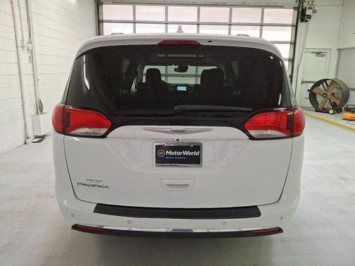 2018 Chrysler Pacifica Touring-L Plus