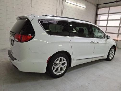 2018 Chrysler Pacifica Touring-L Plus