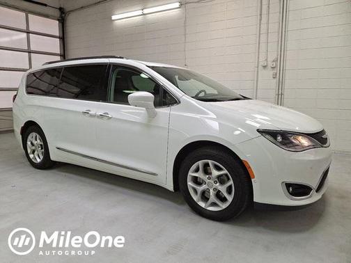 2018 Chrysler Pacifica Touring-L Plus
