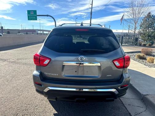 2019 Nissan Pathfinder S