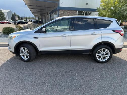 Ingot Silver Metallic 2017 Ford Escape SE