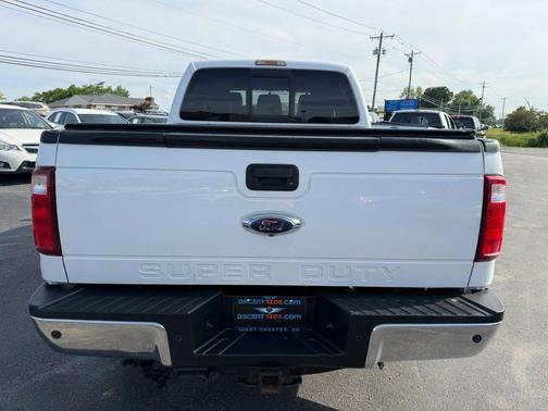 Oxford White 2016 Ford F-250 Lariat