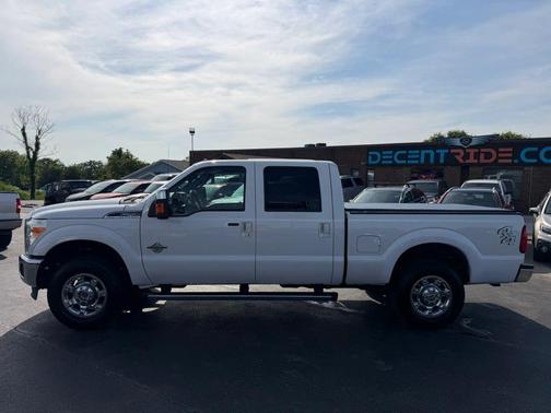 Oxford White 2016 Ford F-250 Lariat