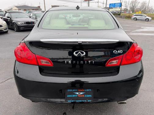 2015 INFINITI Q40 Base