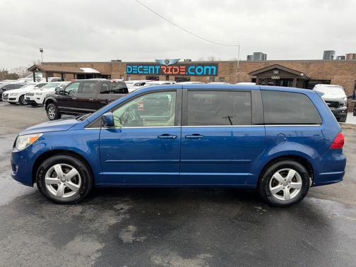 2010 Volkswagen Routan SE