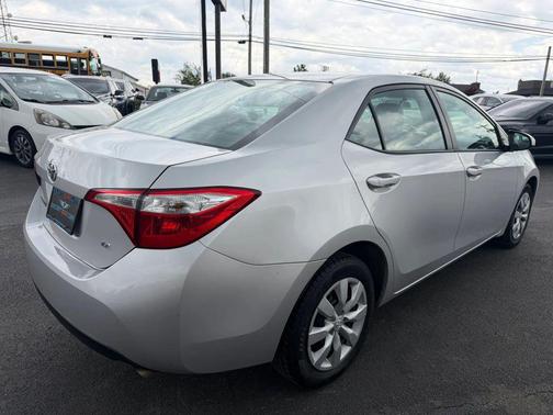 Classic Silver Metallic 2015 Toyota Corolla LE Plus