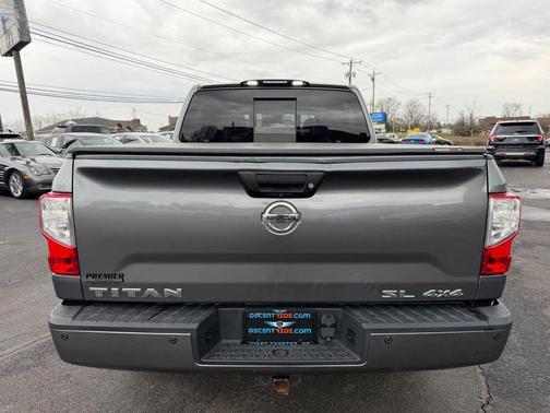 2018 Nissan Titan SL