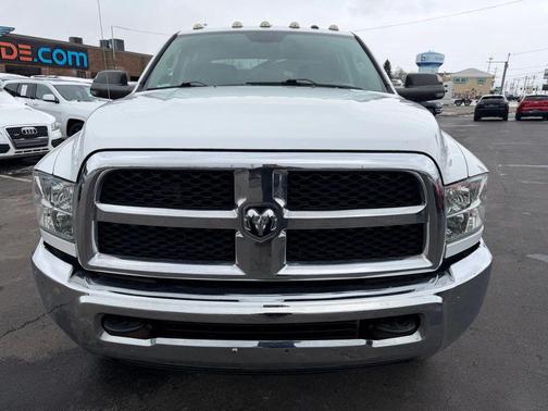 2017 RAM 3500 Tradesman Crew Cab 4x4 6'4' Box