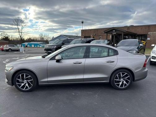 2020 Volvo S60 T5 Momentum