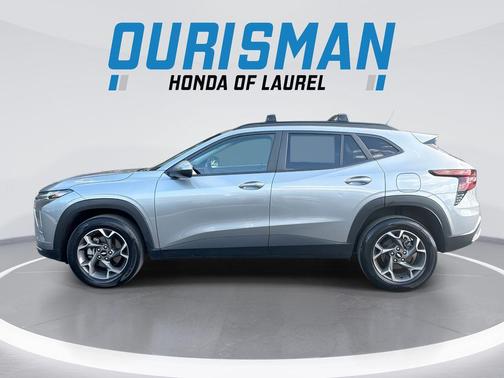 Sterling Gray Metallic 2024 Chevrolet Trax LT