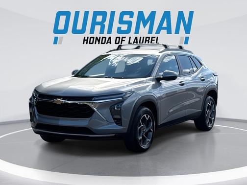 Sterling Gray Metallic 2024 Chevrolet Trax LT
