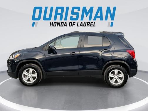Midnight Blue Metallic 2022 Chevrolet Trax LT