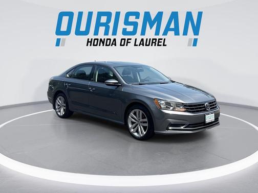 Platinum Gray Metallic 2019 Volkswagen Passat 2.0T Wolfsburg Edition