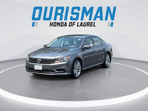 Platinum Gray Metallic 2019 Volkswagen Passat 2.0T Wolfsburg Edition
