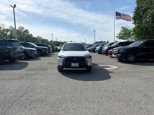 Wind Chill Pearl 2023 Toyota Corolla Cross XLE