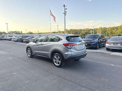 Lunar Silver Metallic 2022 Honda HR-V LX