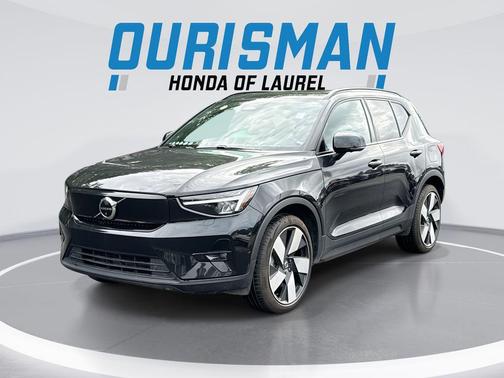 Onyx Black Metallic 2023 Volvo XC40 Recharge Pure Electric Twin Plus
