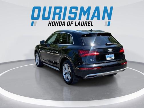 Mythos Black Metallic 2019 Audi Q5 2.0T Premium Plus