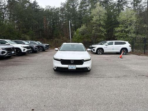 Platinum White Pearl 2026 Honda Accord Hybrid EX-L