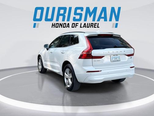 2022 Volvo XC60 B5 Momentum