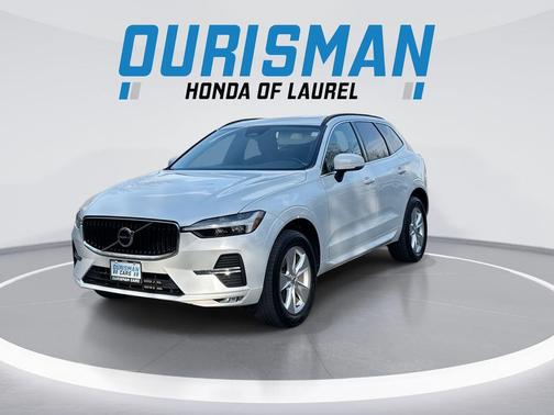 2022 Volvo XC60 B5 Momentum