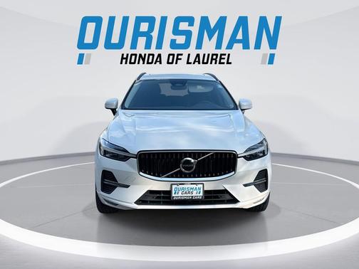 2022 Volvo XC60 B5 Momentum