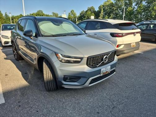 2021 Volvo XC40 T5 R-Design