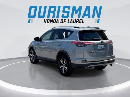 Silver Sky Metallic 2018 Toyota RAV4 XLE