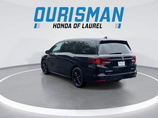 Crystal Black Pearl 2024 Honda Odyssey Sport