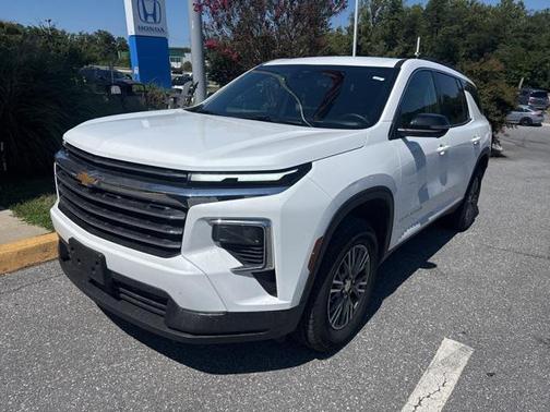 2024 Chevrolet Traverse LT